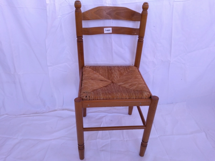 Photo du matériel « Chaise bois () »